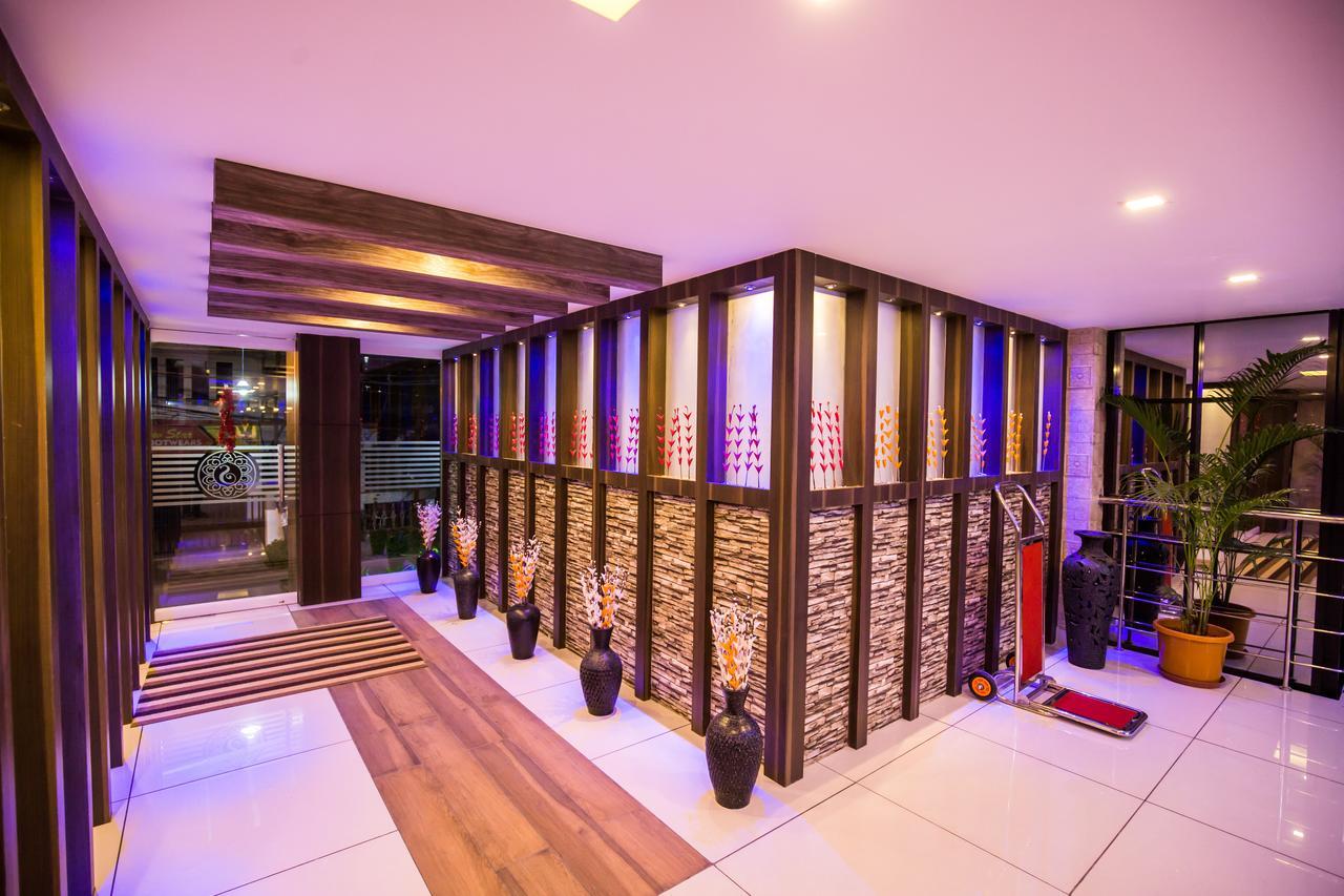 South Gate Residency Hotel Kochi Exterior foto